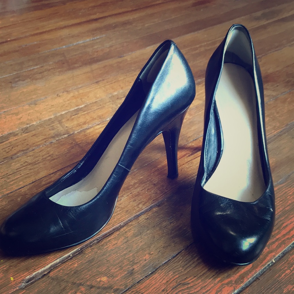 Nine West classic black pump